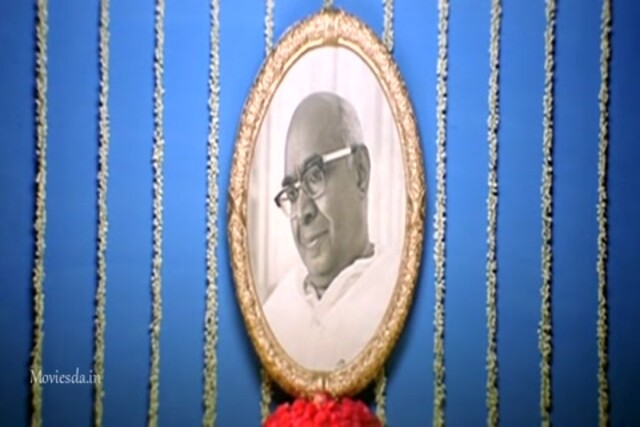 Priyamaana Thozhi HD.mp4